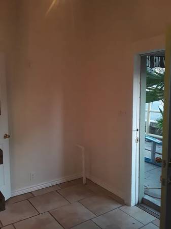 ¿Un apartamento estudio por $599, al precio de una habitación? ¡Excelente oferta cerca del centro!63348349445121123