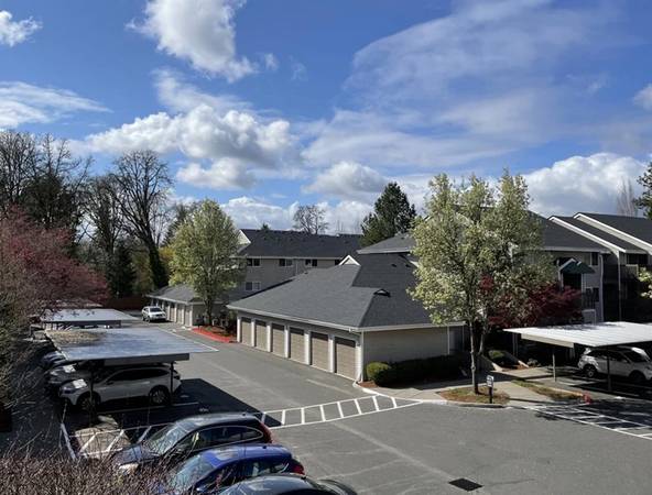 $1,995 / 3br - MOVE READY- EXCEPTIONAL UNIT + Right by Max Light Rail - Private 3B (Beaverton / Aloha)63914853818882121