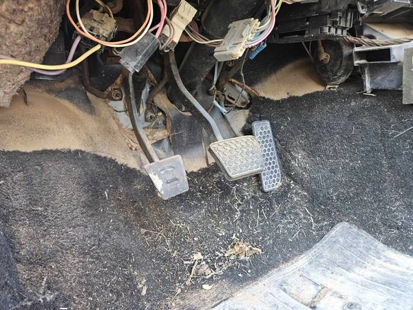 1982 - 1992 Chevy Camaro / Pontiac Firebird Clutch and Brake Pedal Ass 1