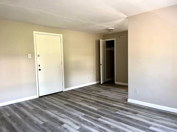 $850 / 1br - 488ft2 - Large Closets, 1/bd 1/ba,64013373347971122