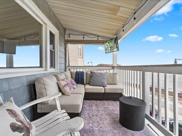 $479,999 / 2br - 1415ft2 - OCEAN FRONT CONDO - FOR SALE (Winthrop)63863134899715122