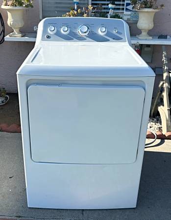 Secadora eléctrica GE - $200 (Oceanside)63470446553345120