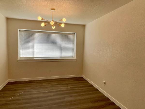 $1,350 / 2br - 1200ft2 - 区1x1分钟车程Available now newly renovated 2 bedroom 2 bath duplex/ta (Sacr (Sacramento)64043669964163122