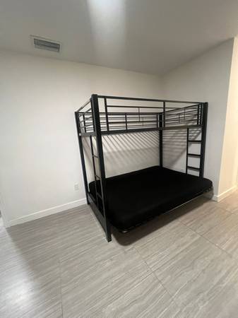 $195 / 4br - 2800ft2 - Affordable share house and share room in North Miami Beach fully renov (North Miami Beach)63825138130689123