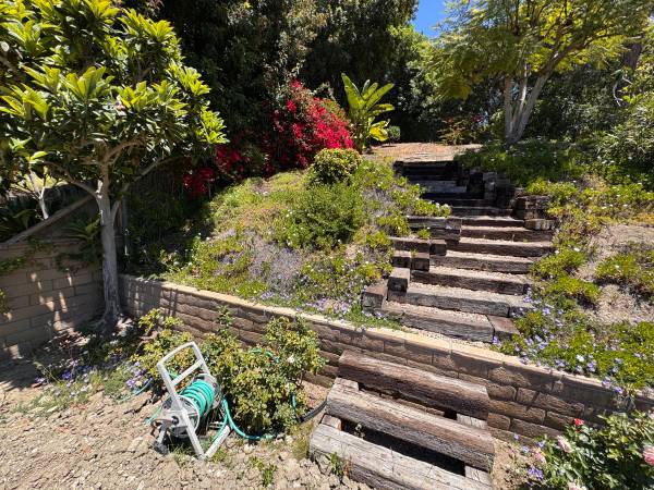 Free Railroad tie steps. 1