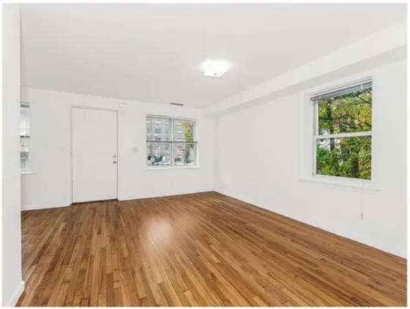 $1,385,000 Multi-Familiar Casa Adosada en Riverdale con 2 Dúplex (Bronx)63827267770243120