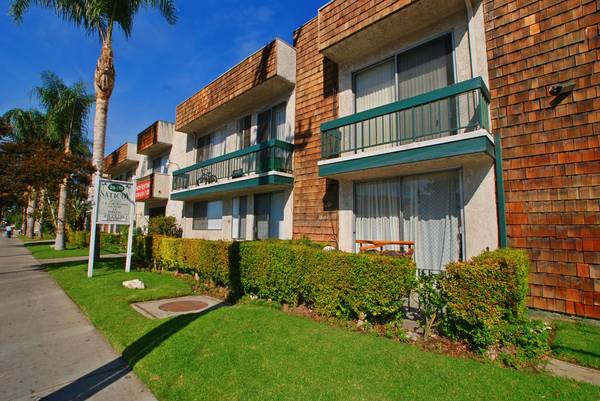 $1,695 / 1br - 650ft2 - Saticoy Apts.Gorgeous Newly Remodeled One Bedroom.Near Pierce College! (Winnetka)63869888022915120