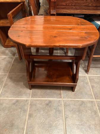 For sale- solid wood side/end table. Nicely refinished 1