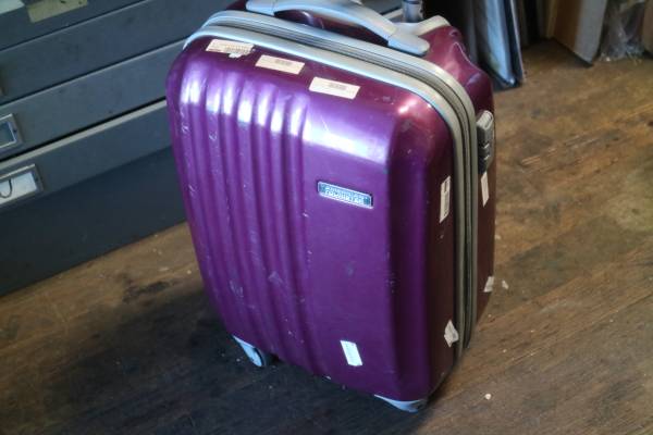 Found Suitcase Near College And Claremont ave.  Stolen? (oakland rockridge / claremont)64182781204994122