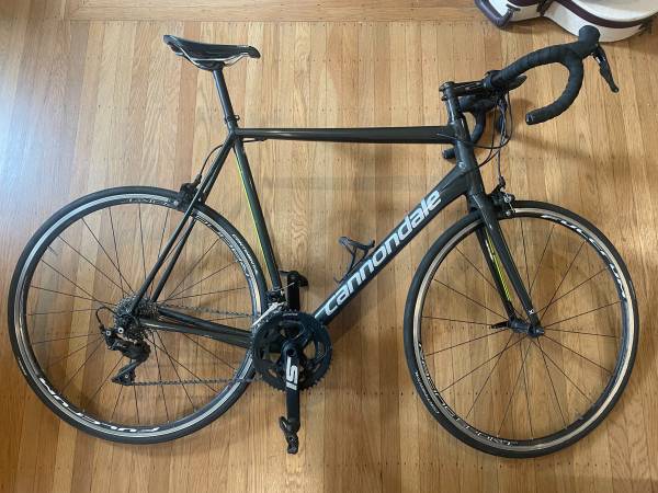 2020 Cannondale CAAD12 Road Bike 1