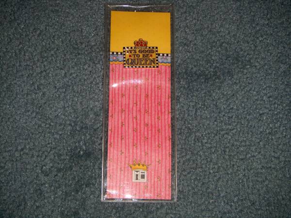 It's Good To Be Queen - Mary Engelbreit - Hat / Lapel Pin w / Bookmark 1