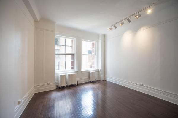 $1,700 / 360ft2 - LOTS OF OFFICES 277 sq ft -700 sq ft $1,700 - $4000 MADISON SQ PARK (Flatiron)63945496268803120