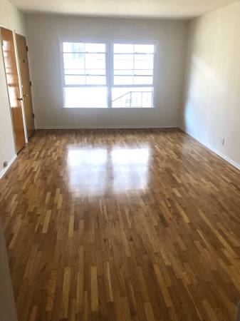 $2,295 / 1br - 675ft2 - Sweet Spot with Beautiful Real Wood Floors in Prime West L.A. (Prime West L.A. - Pico/Robertson)63701034859651120