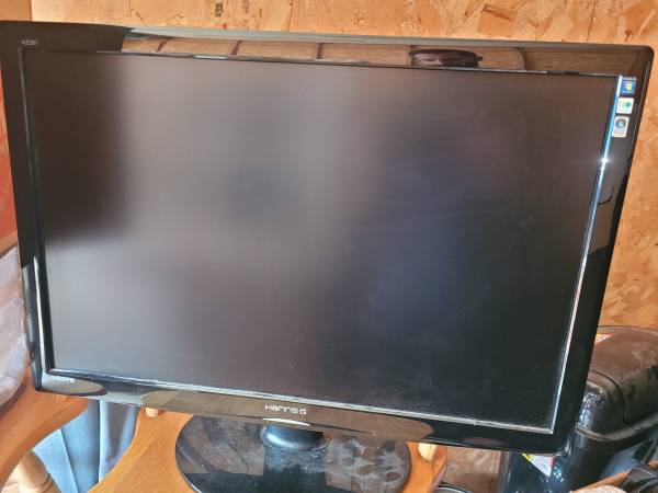 FREE STUFF - Computer desk, queen mattress, computer monitor and more 1