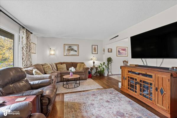 $620,000 / 4br - 2866ft2 - FIRST TIME ON THE MARKET! (6237 E. 34th Ave.) (anchorage)64014169820162124