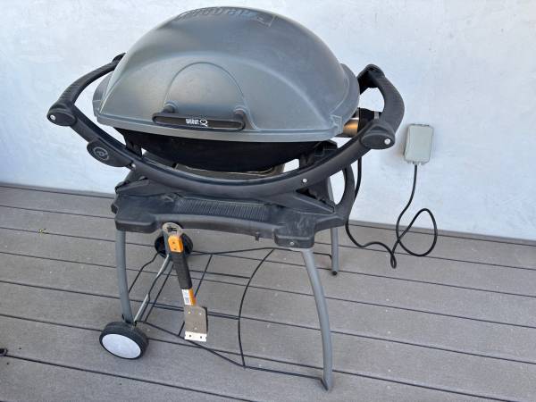 Weber electric BBQ grill 1