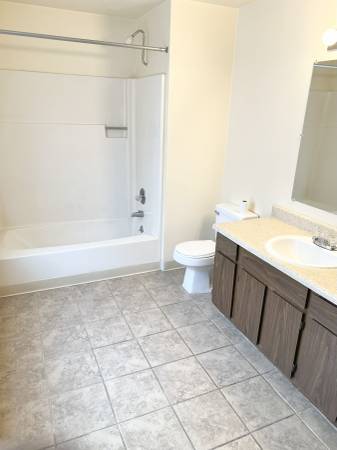$1,585 / 2br - 900ft2 - Large Two Bedroom (West Olympia)63948084960771121