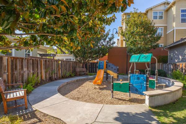 $2,840 / 2br - 1405ft2 - Dormitorios con Alfombra, Calefacción Central, 2/Hab 2.5/Baños (alameda)63880018437379123