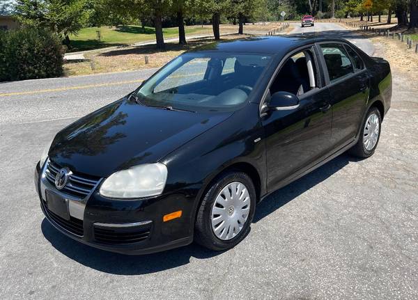2009 Volkswagen Jetta (transmisión manual de 5 velocidades) - $5,950 (santa cruz)63654702769923121