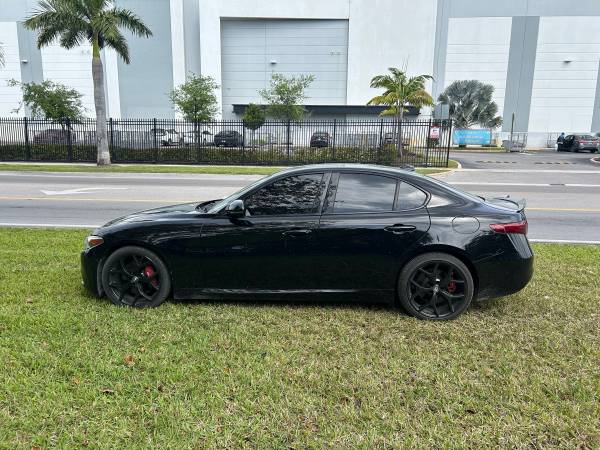 Alfa romeo giulia 2019 - $17,400 (Miami)63479761489921123