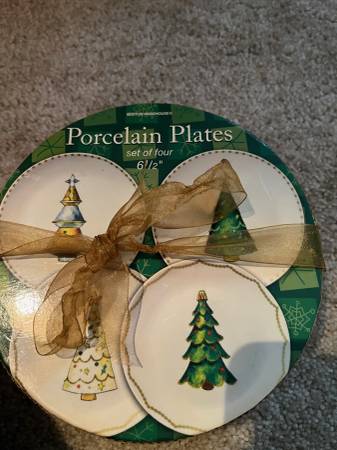 Holiday dessert/appetizer plates 1