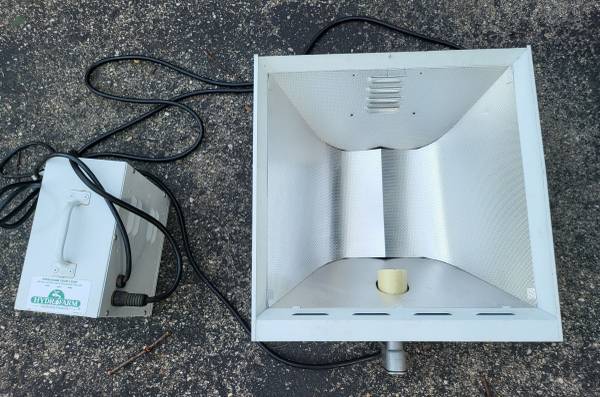 Hydrofarm Grow Light - 400W watt Metal Halide - fixture only 1