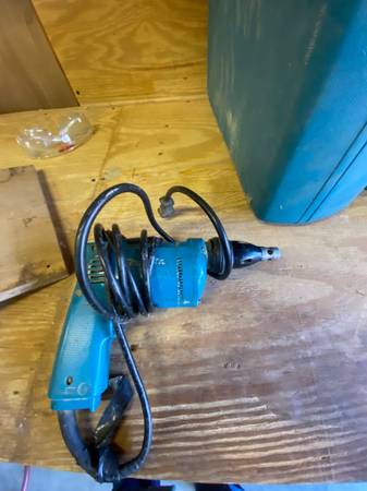 Makita dry wall screw gun 1