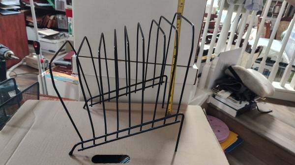 Standing wire file holder (8-compartment, black) 1