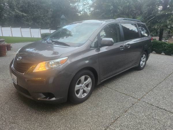 2011 Toyota Sienna SE 8 Passenger  - $8500 1