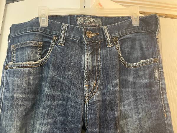 Hombres Jeans Azul Desgastado Plateado Talla 33" Cintura/32" Largo - $25 (Columbia, MO)63471024876419123