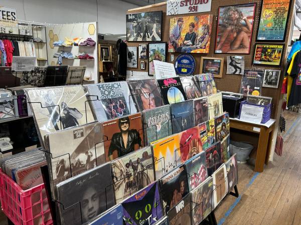 We Buy & Sell Vinyl Record Albums, T-Shirts and more 1