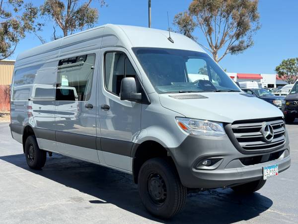 2025 Mercedes Benz Sprinter AWD - Photo 3
