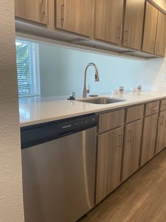 $2,099 / 2br - 960ft2 - SPECIAL: Only $2099 for Remodeled 2 Bd, 1 Ba, Pull Down Faucet, W&D (707-A105 Snohomish - Interurban Trail)64031135581442123