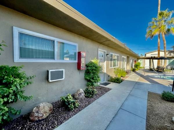 $1,795 / 2br - Remodeled -Sunset Cottages - in Unit Washer Dryer (Palm Desert, Bermuda Dunes, Indio, La Quinta)63686264731011123