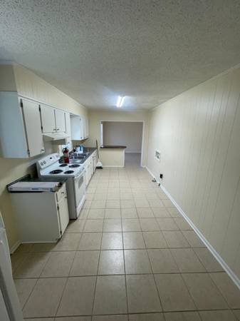 $1,000 / 3br - 950ft2 - 3BR 2BA Cottage (Lafayette)63857515710211121