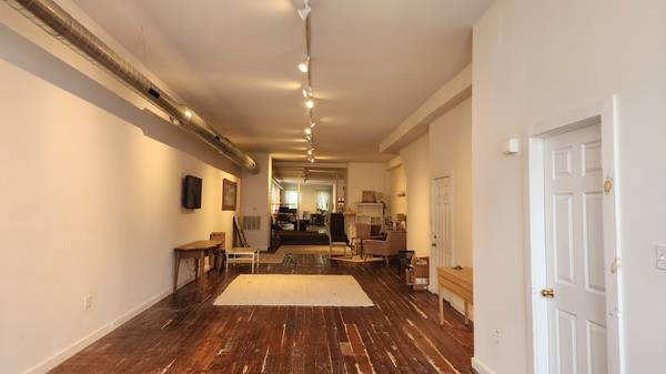 3300 $ / 2200 pies² - Espacio comercial en alquiler (Ciudad vieja)63171852275329122