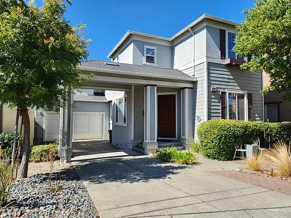 $1,350 / 3br - 2380ft2 - Beautifully Updated 3BR Home With Private Backyard (2065 Cooper Dr, Santa Rosa)63847023150083120