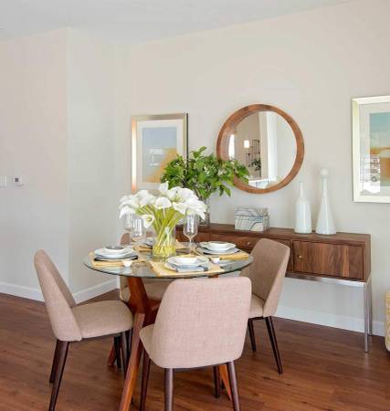 $3,087 / 1br - 1061ft2 - Gas range stove, Built-in desk, Patio / balcony63620394694401122