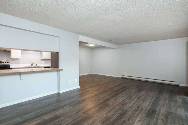$1,995 / 2br - 960ft2 - ¡Hermoso apartamento de 2 habitaciones con amplio balcón privado! (Bothell)63850640462465122
