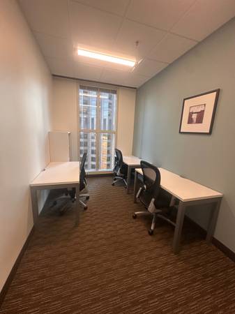 🎄 Grow Your Team This Holiday Season Move-In-Ready Office Spaces 🎁✨ 1