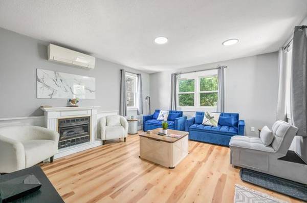 $1,020 / 1br - 392ft2 - Lakeside 1BR Cottage for Rent with Lake Mitchell Views (Cadillac)64037896821891122