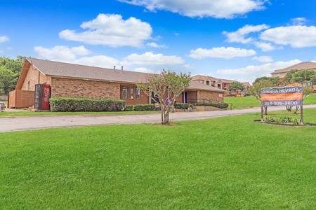 $1,425 / 2br - 975ft2 - Greenspace, Onsite Laundry, Close to Interstate 30 (5324 Preakness Ln, Dallas, TX)63622615852291122