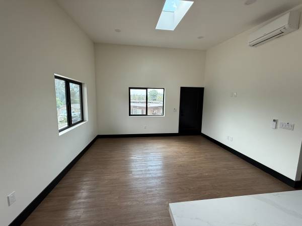 $3,663 / 3br - 1000ft2 - BRAND NEW DETACHED HOME 3 BEDROOM 2 BATH HOME! (Vista (near the village))63845976751875122
