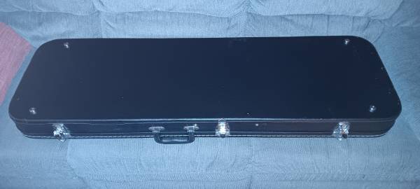 Funda de guitarra - $100 (Petaluma)63471456512385120
