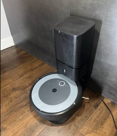Roomba i3+ EVO Self-Emptying Robot Vacuum 1