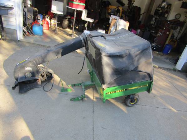 John Deere MC519 Leaf Debris Collector Vacuum 1