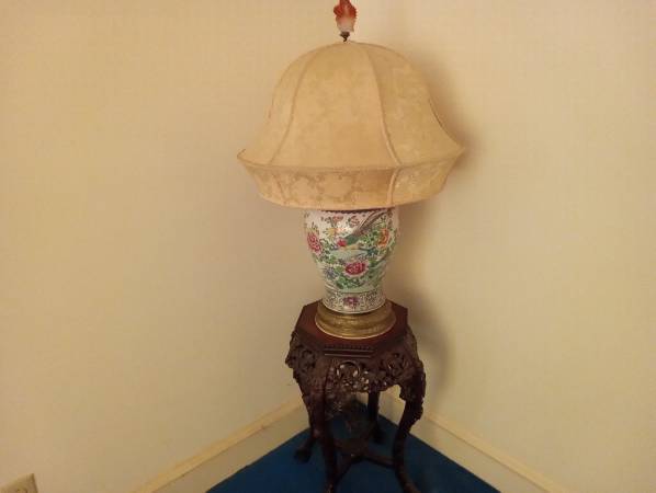 Gorgeous Antique Lamp 1
