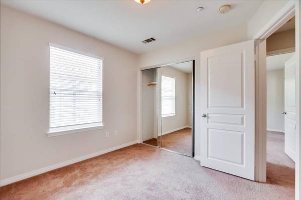 $1,200 / 110ft2 - Room for rent near Mission Hills 3br 2.5bt Townhouse (Middleton)63865932644353121