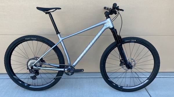 Specialized Chisel Hardtail Large XT 12-speed 1