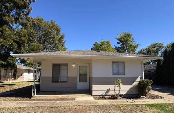 Phoenix 2-bedroom Duplex Unit! 1